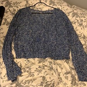 Beautiful top Hollister size Large flower design